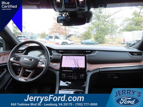 Used 2023 Jeep Grand Cherokee Summit w/ Luxury Tech Group V image 18