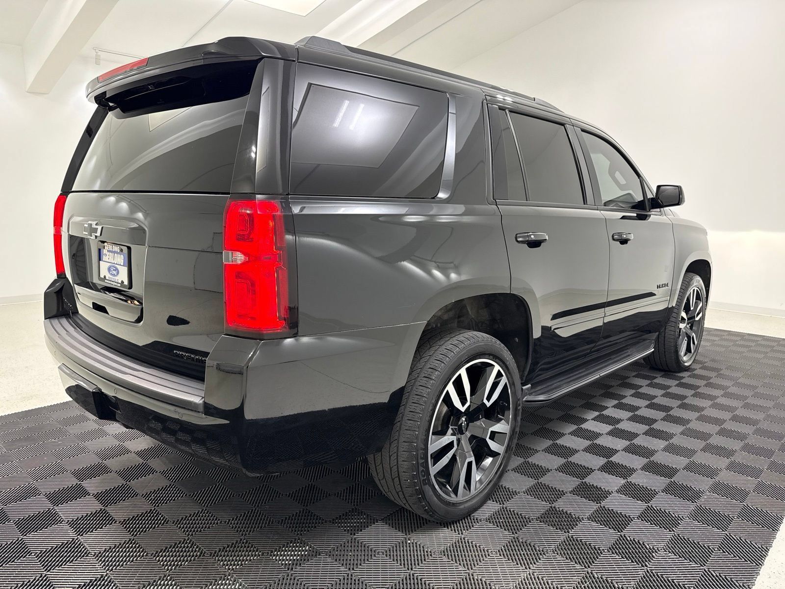 Used 2019 Chevrolet Tahoe Premier AWD/4WD image 6