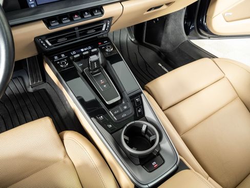 Certified 2021 Porsche 911 Carrera RWD image 16