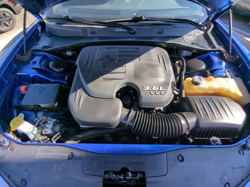 Used 2019 Dodge Charger SXT w/ Blacktop Package image 33