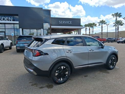 New 2026 Kia Sportage LX FWD image 4
