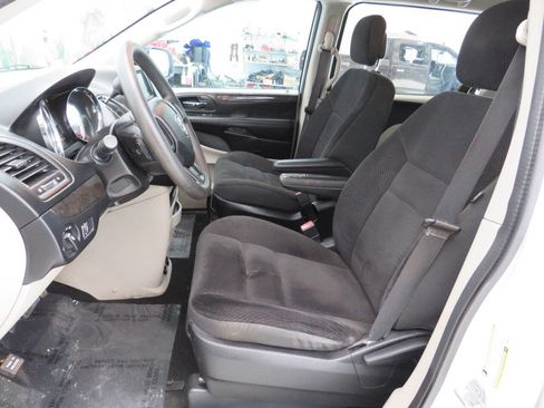 Used 2019 Dodge Grand Caravan SE image 15