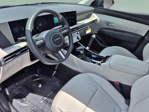 New 2026 Hyundai Tucson SEL Plus FWD image 18