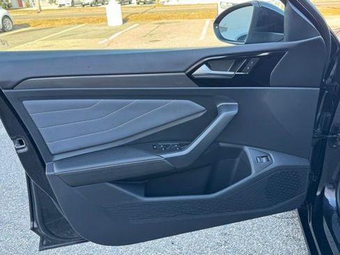 Certified 2025 Volkswagen Jetta SEL image 32