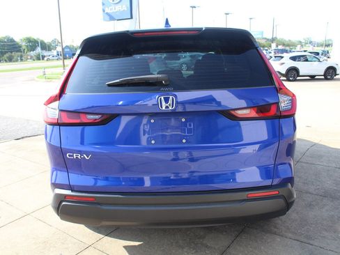 Used 2024 Honda CR-V LX image 5