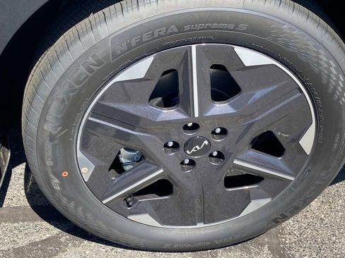 New 2025 Kia EV6 Light w/ Light LR Technology Package image 6