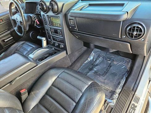 Used 2005 HUMMER H2 w/ Preferred Equipment Group image 18