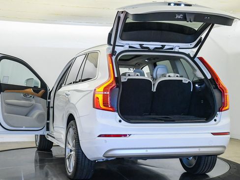 Certified 2022 Volvo XC90 T5 Momentum AWD/4WD image 28