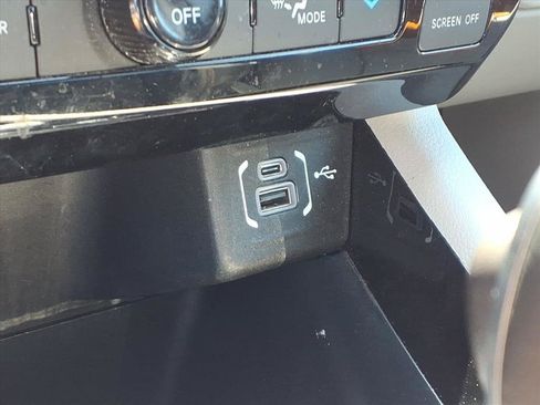 Used 2023 Jeep Compass Limited AWD/4WD image 5