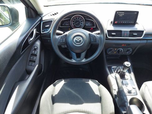 Used 2016 MAZDA MAZDA3 i Sport FWD image 10
