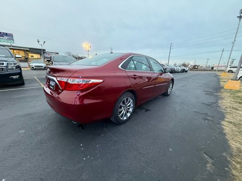 Used 2015 Toyota Camry XLE image 3