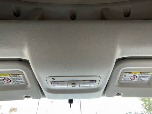 Used 2020 Nissan NV 2500 SV image 28