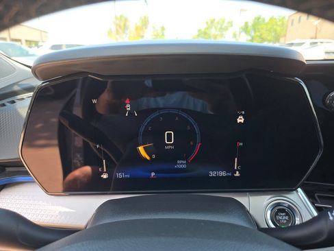 Used 2025 Chevrolet Trax LT w/ LT Convenience Package FWD image 19
