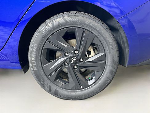 Used 2023 Hyundai Elantra SEL FWD image 11