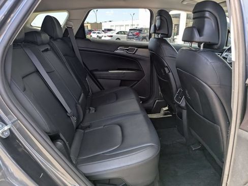 Used 2023 Kia Sportage EX AWD/4WD image 21