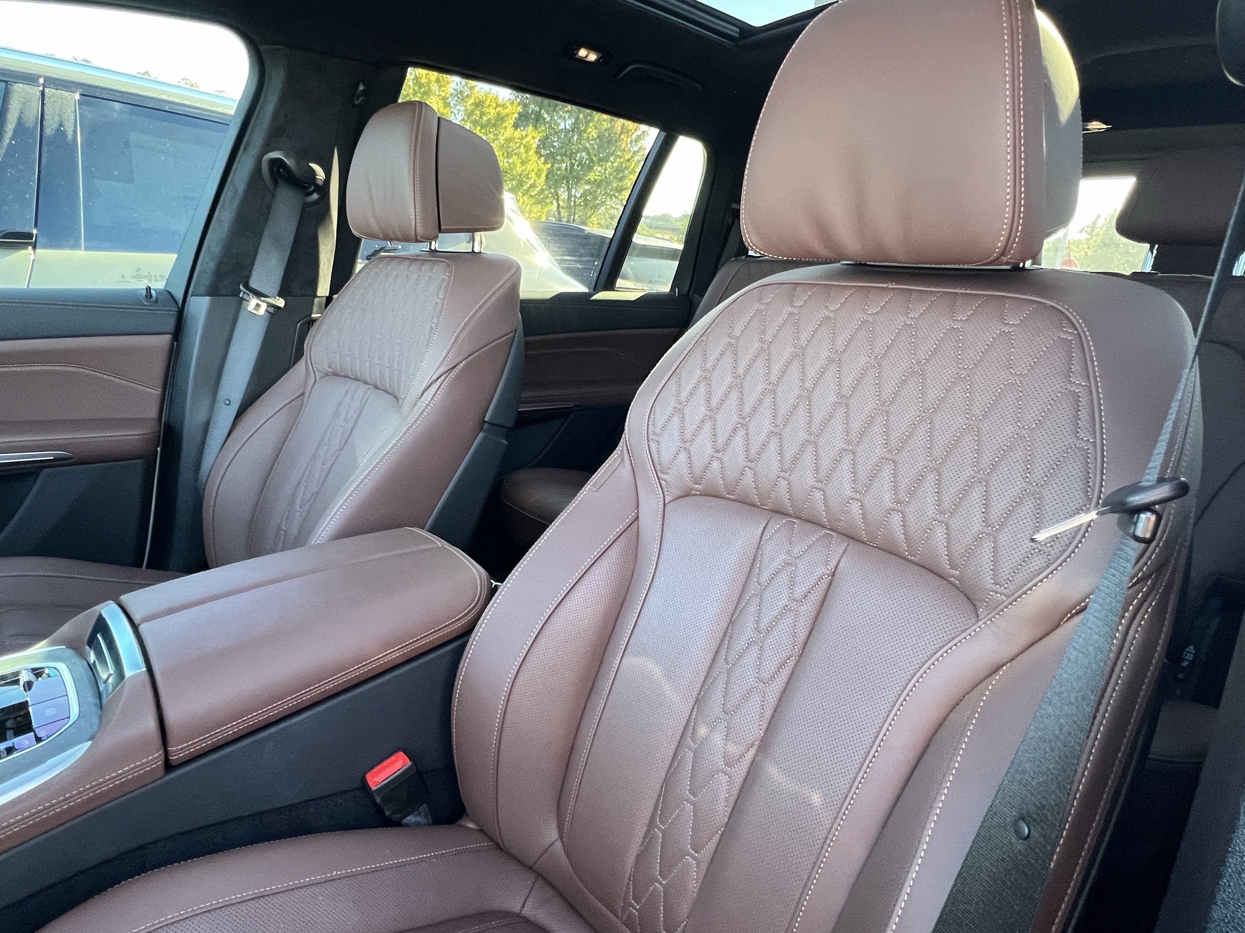 Certified 2026 BMW X7 xDrive40i w/ M Sport Package AWD/4WD image 16
