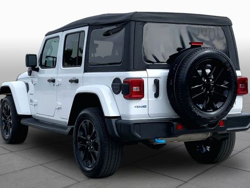Used 2023 Jeep Wrangler Unlimited Sahara w/ Cold Weather Group AWD/4WD image 12