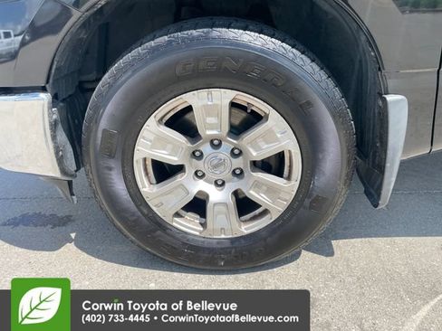 Used 2018 Nissan Titan SV w/ SV Convenience Package AWD/4WD image 27
