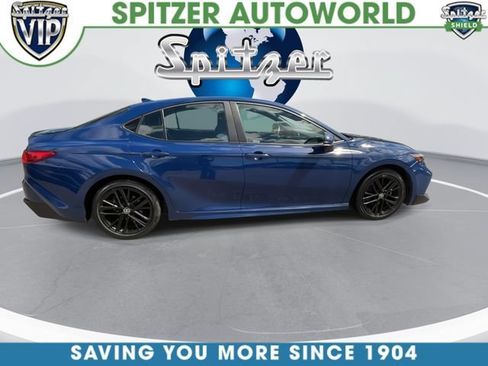 Used 2025 Toyota Camry SE FWD image 4