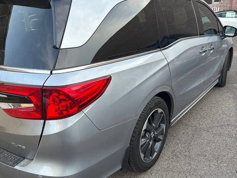 Used 2023 Honda Odyssey Elite image 11