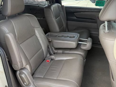 Used 2016 Honda Odyssey Touring Elite image 8