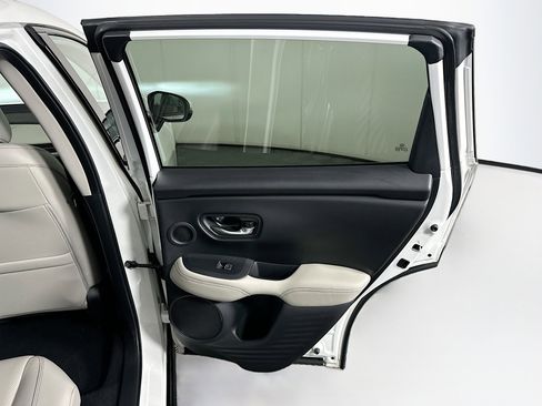 Used 2025 Honda HR-V EX-L image 29