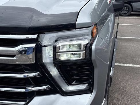 Used 2025 Chevrolet Silverado 2500 LTZ w/ LTZ Premium Package AWD/4WD image 11