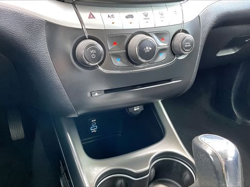 Used 2017 Dodge Journey SE w/ Flexible Seating Group FWD image 22