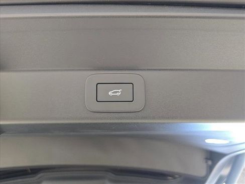 New 2026 Land Rover Range Rover Sport SE AWD/4WD image 13