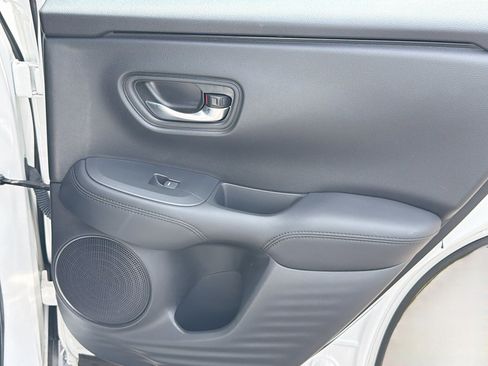 Used 2025 Honda HR-V LX image 28
