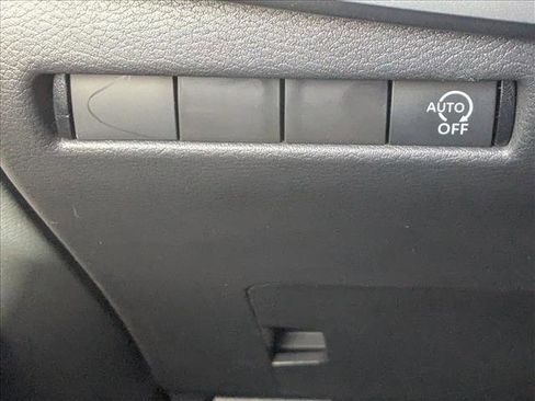 Used 2025 Nissan Kicks SV w/ Charging Package image 28