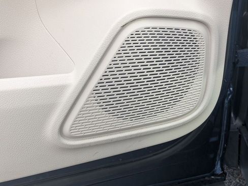 Used 2022 Mercedes-Benz GLB 250 4MATIC w/ Premium Package Lite image 28