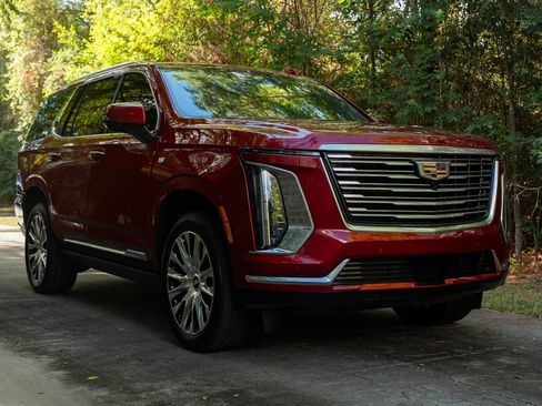 Used 2025 Cadillac Escalade Premium Luxury Platinum AWD/4WD image 14