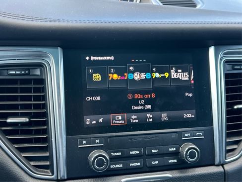 Used 2018 Porsche Macan GTS w/ Premium Package Plus image 40