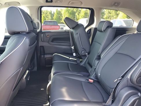 New 2026 Honda Odyssey Touring image 12