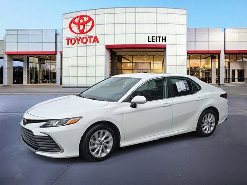 Used 2023 Toyota Camry LE image 1