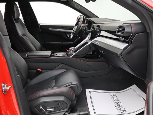 Used 2020 Lamborghini Urus AWD/4WD image 31