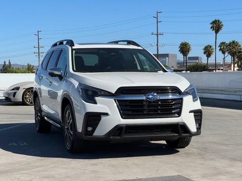 Used 2023 Subaru Ascent Limited w/ Technology Package AWD/4WD image 2