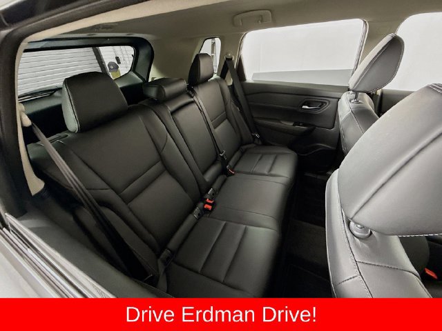 Used 2025 Nissan Rogue SL FWD image 27