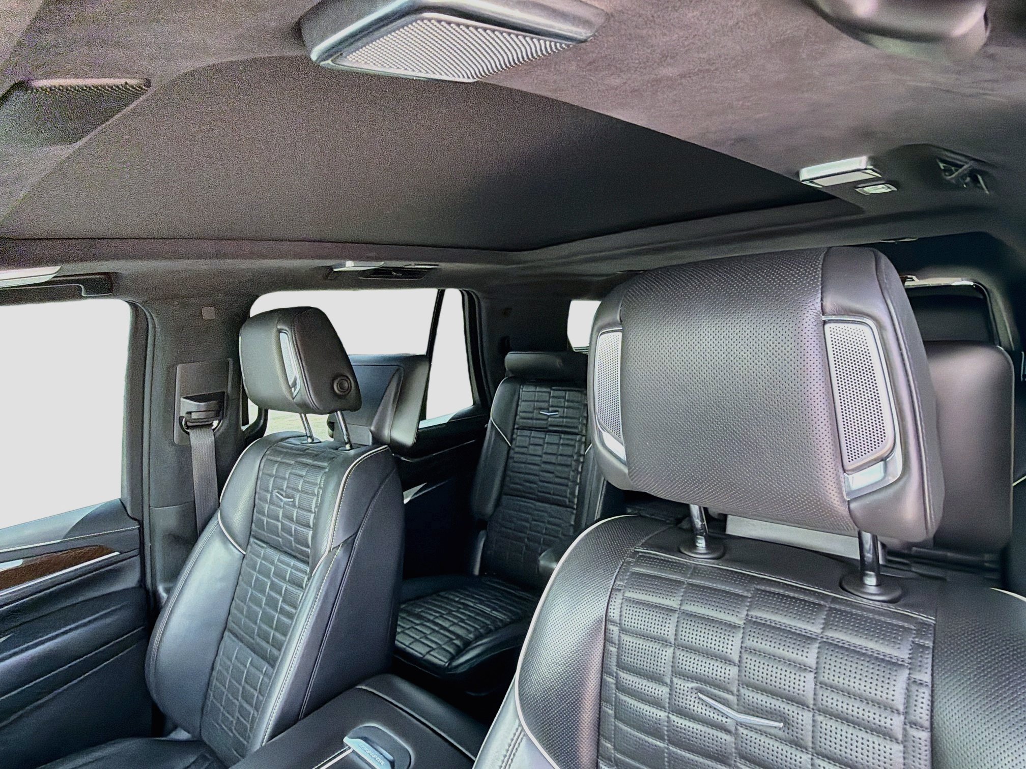 Used 2022 Cadillac Escalade Premium Luxury Platinum AWD/4WD image 29
