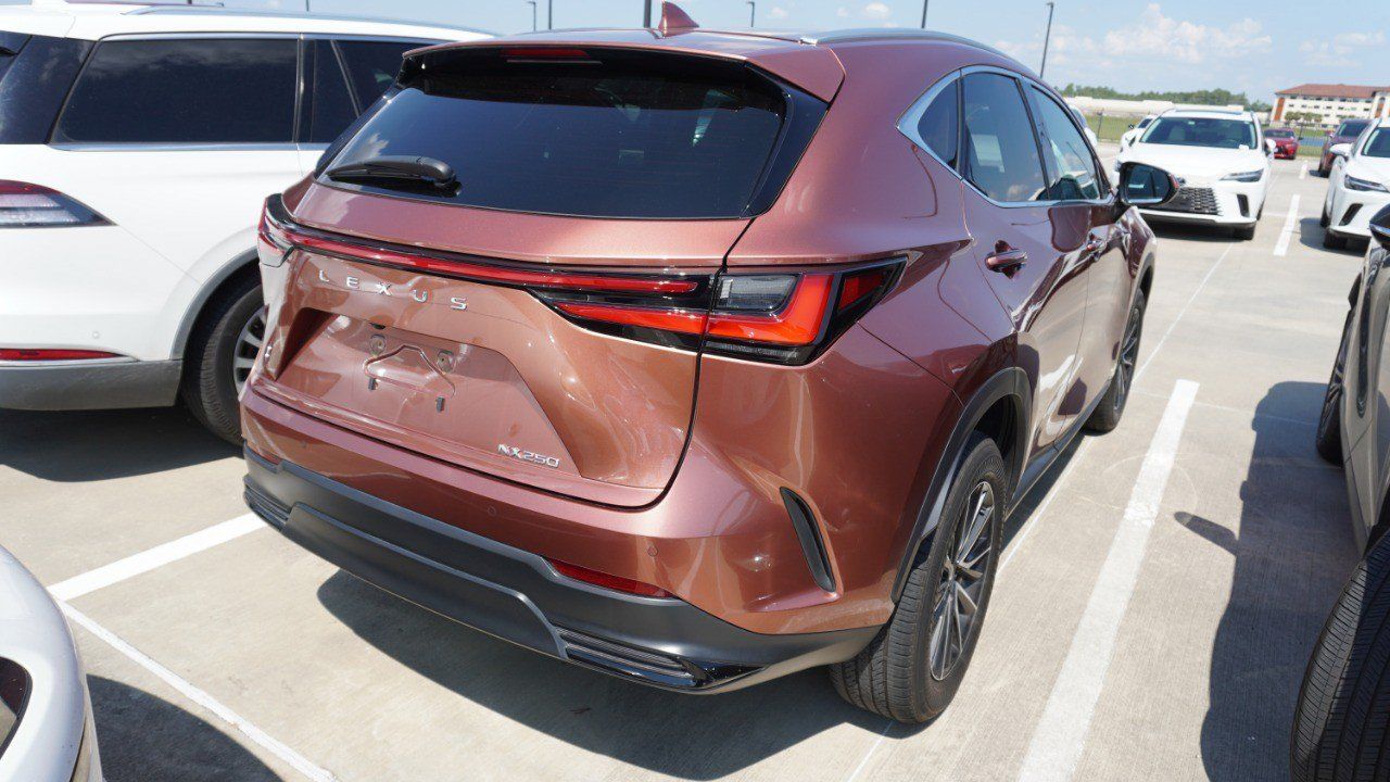 Used 2025 Lexus NX 250 FWD w/ Accessory Package (Z1) image 5