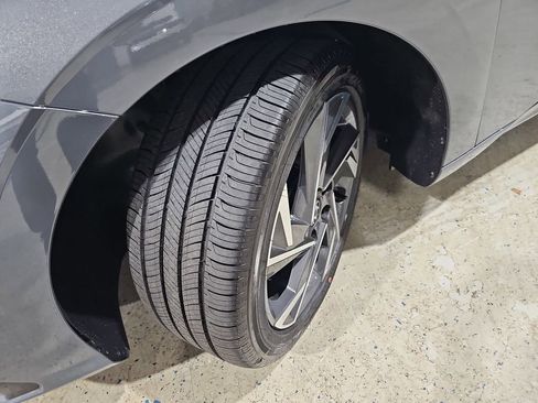 New 2026 Hyundai Elantra Limited image 31