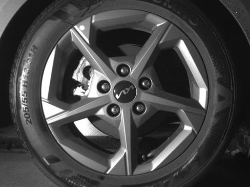 Used 2025 Kia K4 FWD image 15
