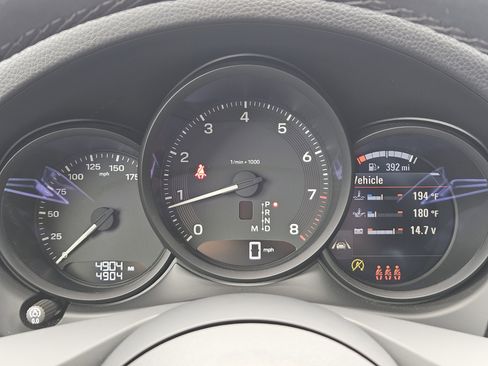 Certified 2026 Porsche Macan AWD/4WD image 16