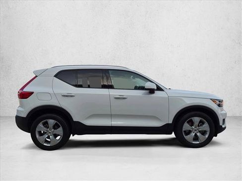 Used 2019 Volvo XC40 T5 Momentum AWD/4WD image 4