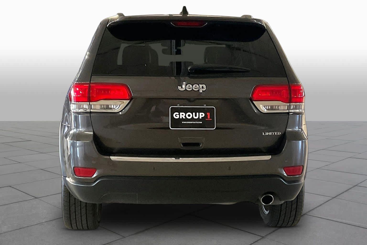 Used 2017 Jeep Grand Cherokee Limited RWD image 4