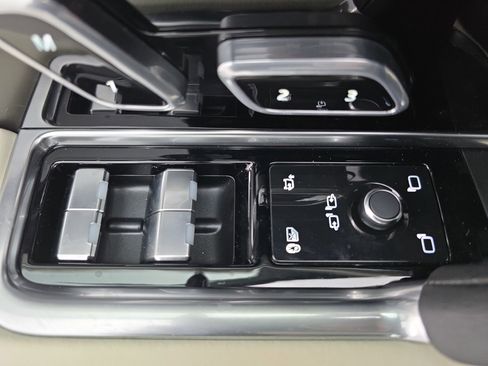 New 2026 Land Rover Range Rover SE image 28