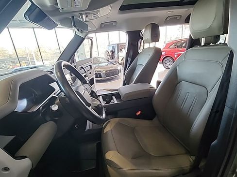 Used 2022 Land Rover Defender 110 SE image 12