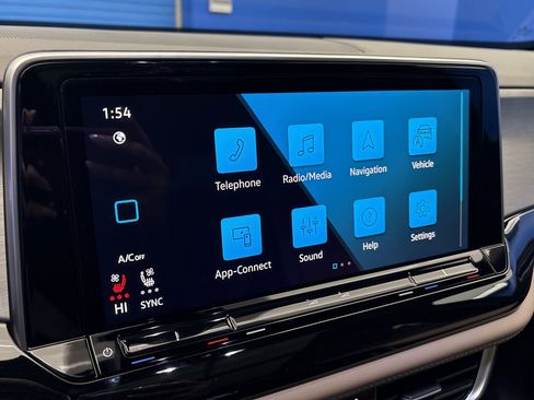 New 2026 Volkswagen Atlas Cross Sport SE image 18