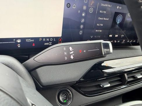 Used 2025 Buick Enclave Preferred image 25